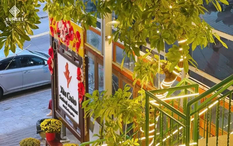 Xin Chào là nhà hàng nổi tiếng nằm ngay trung tâm Dương Đông
