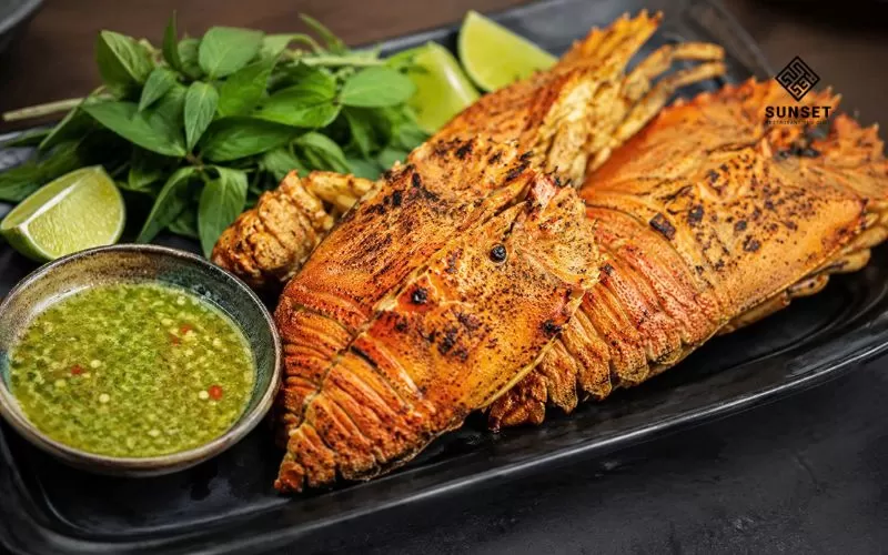 Tôm mũ ni nướng chấm với muối tiêu chanh thì còn gì bằng